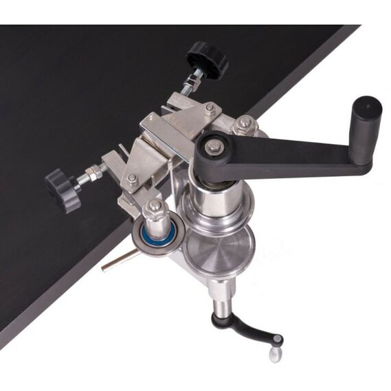 Закаточные машинки:  М3 04 для закатки жестяных банок ручная фотографии