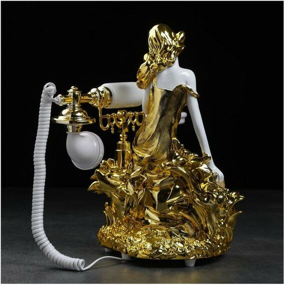 Бизнес-сувениры:  Ретро-телефон "Девушка и лилия" фотографии