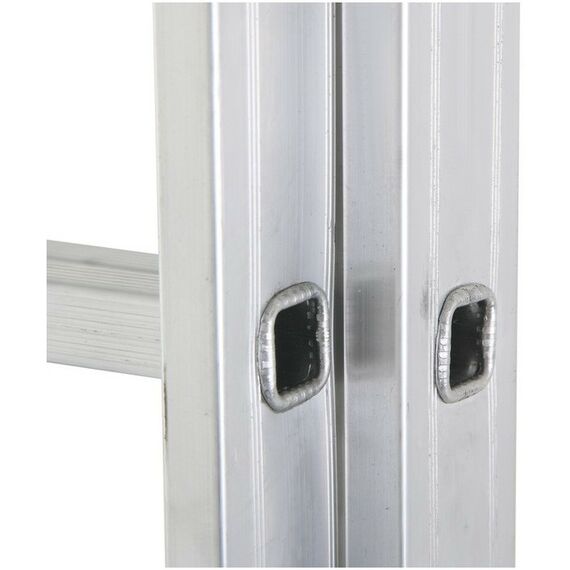 Стремянки и лестницы: Лестница TUNDRA 12 ступеней двухсекционная, алюминиевая фотографии