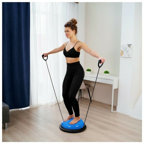 Фитнес оборудование: Полусфера BOSU гимнастическая ONLYTOP 46х20 см массажная, с насосом, цвет синий фотографии