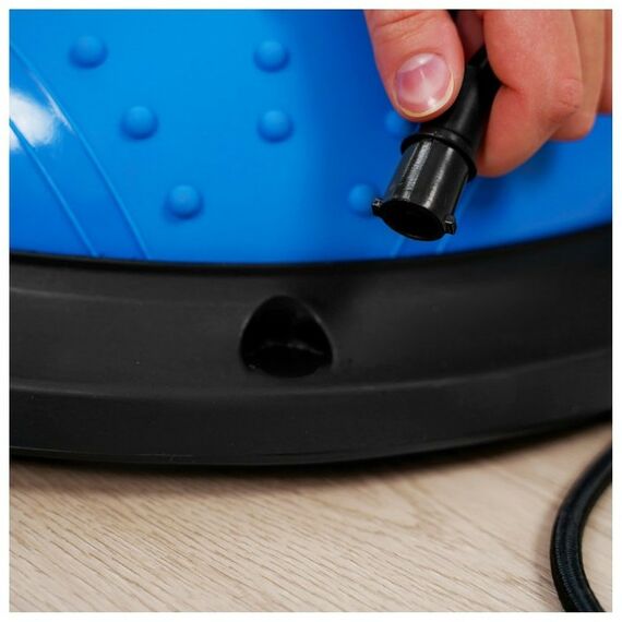 Фитнес оборудование: Полусфера BOSU гимнастическая ONLYTOP 46х20 см массажная, с насосом, цвет синий фотографии