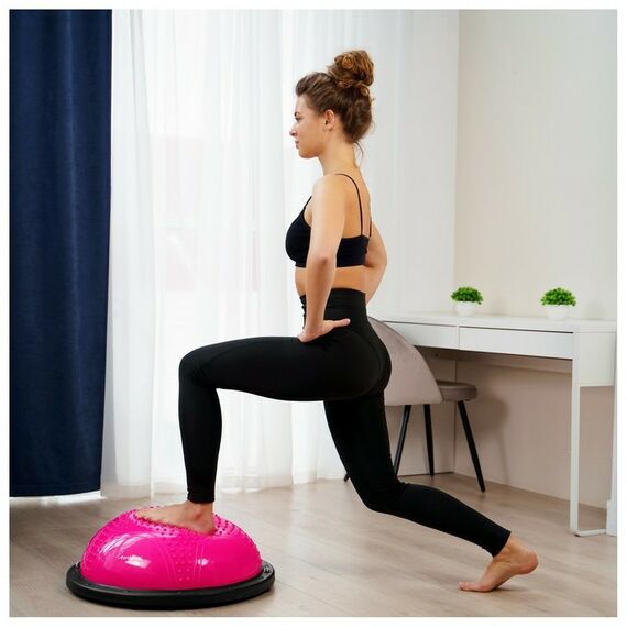 Фитнес оборудование: Полусфера BOSU гимнастическая ONLYTOP 55х25 см массажная, с насосом, цвет розовый фотографии