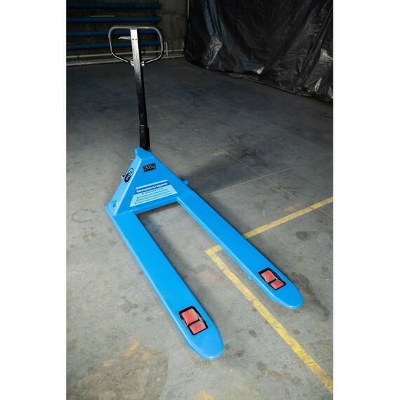 Складская техника: Тележка гидравлическая TOR RHP(BF) 2500 кг 1220х685 мм широковильная, полиуретан.колеса [1010177] фотографии