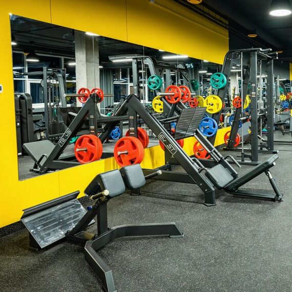 Римские стулья и гиперэкстензии: Тренажер для разгибания спины (гиперэкстензия) DHZ A3045 фотографии