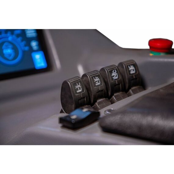 Ричтраки с кабиной: Ричтрак электрический с кабиной TOR CQD20-D Li-ion 2,0 т 9,5 м [1040826] фотографии