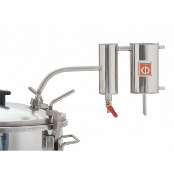 Комплектующие для автоклавов:  Дистиллятор «Капель 2» с сухопарником фотографии