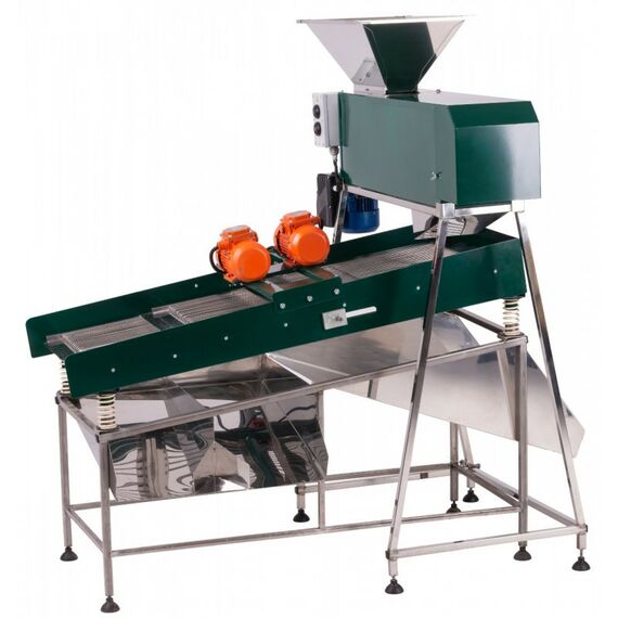 Дробилки и мялки:  Комбайн с гребнеотделителем для сортировки некондиционной ягоды фотографии