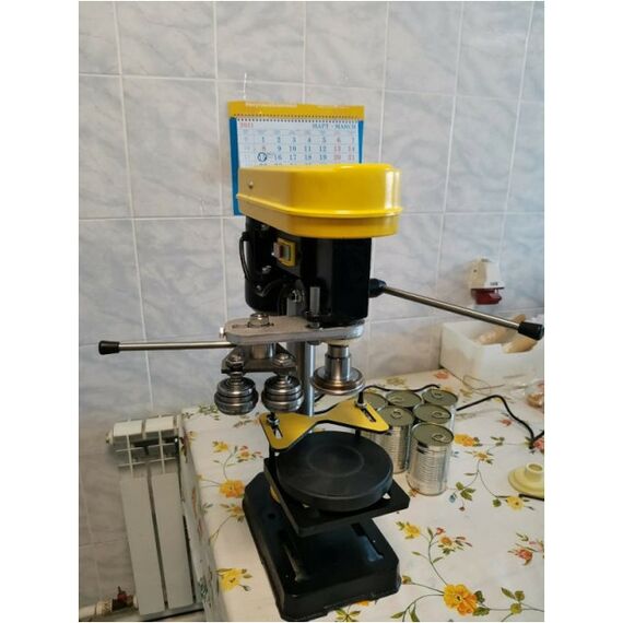 Закаточные машинки:  УЗН-1 для закатки жестяных банок полуавтоматическая настольная фотографии