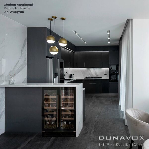 Компрессорный винный шкаф Dunavox (Венгрия) DAUF-19.58B фотографии