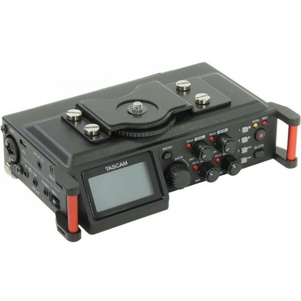 Цифровые диктофоны: Рекордер Tascam DR-70D LCD, SDXC, USB2.0, 4xAA фотографии